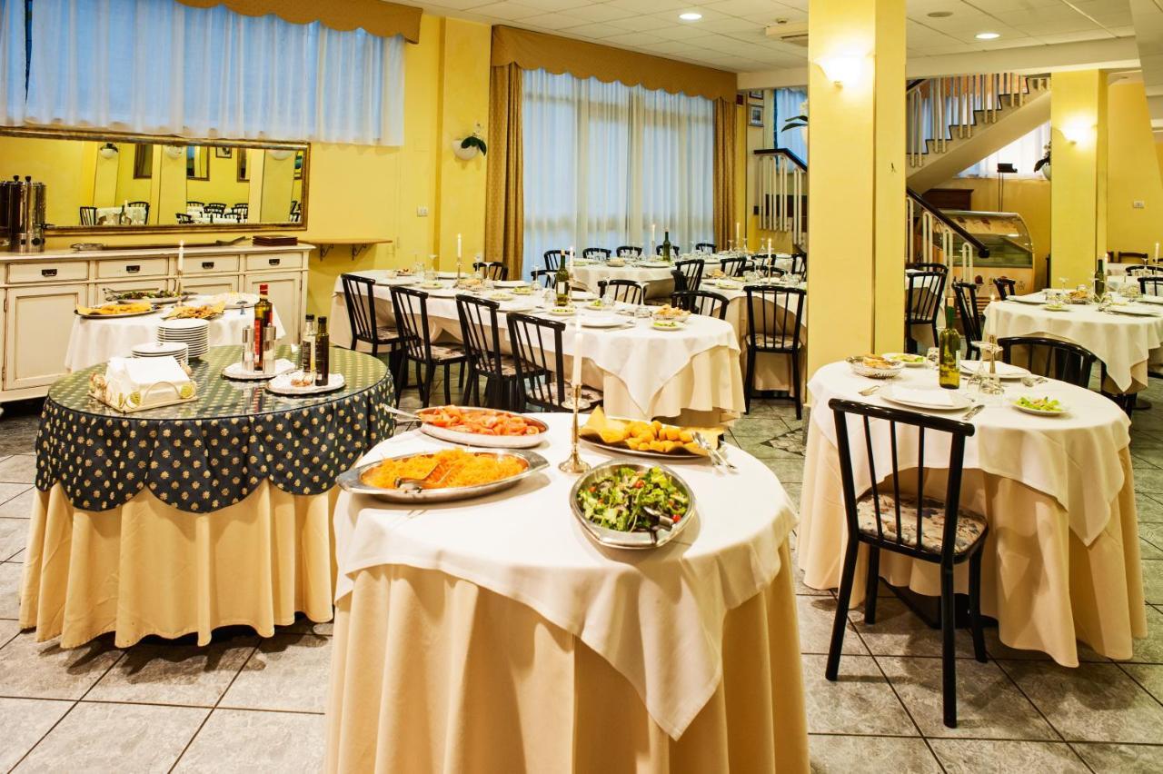 Hotel Welcome San Benedetto del Tronto Eksteriør billede